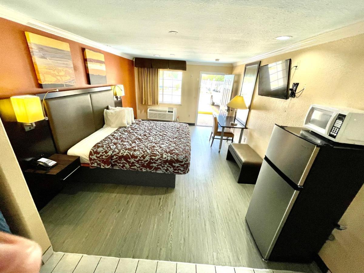 Luxury Inn Liberty Ngoại thất bức ảnh