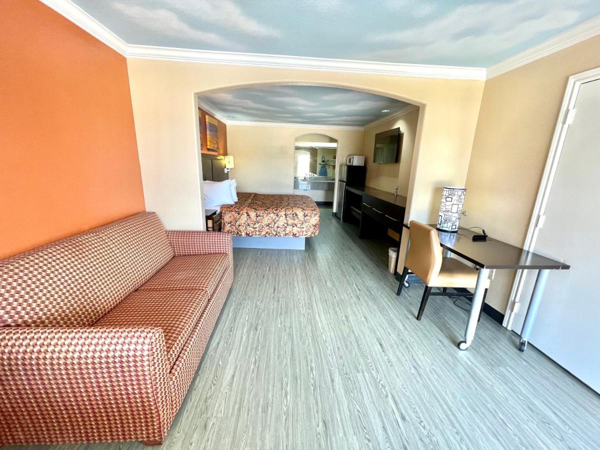 Luxury Inn Liberty Ngoại thất bức ảnh